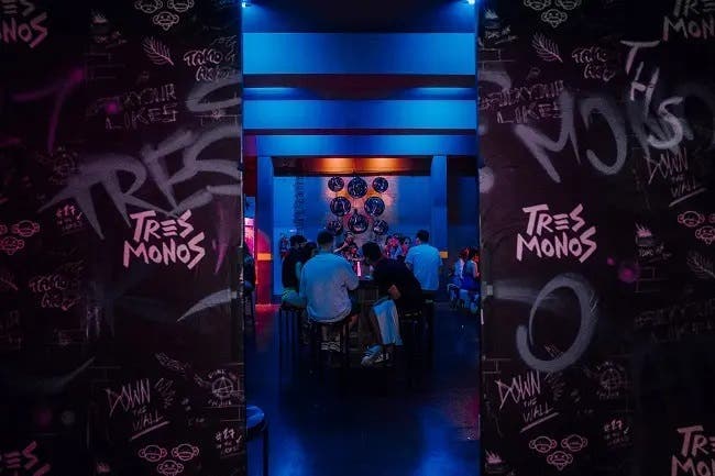 Descuentos en TRES MONOS BAR con Club LA NACION