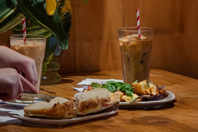 Descuentos en LOBO CAFÉ con Club LA NACION
