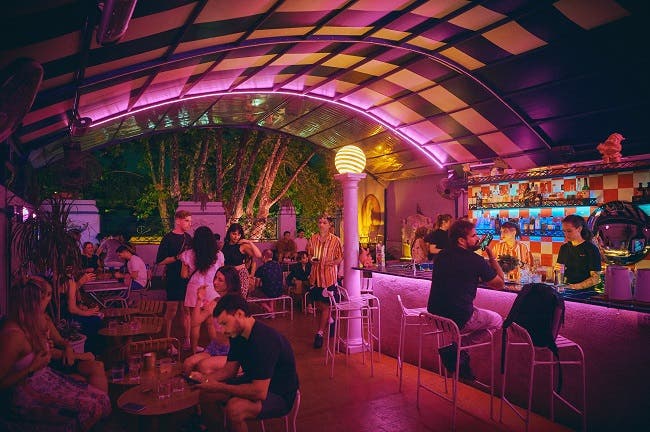 Descuentos en LA UAT BAR con Club LA NACION